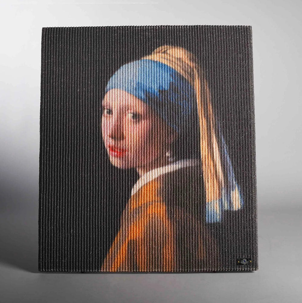 Copycat Cat Scratcher, Girl with the Pearl M